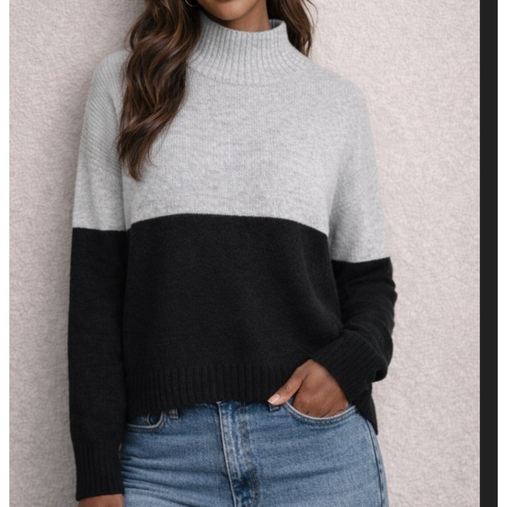 The Limited Women's Gray Black Colorblock Mock Neck Knit Sweater Soft Stretch